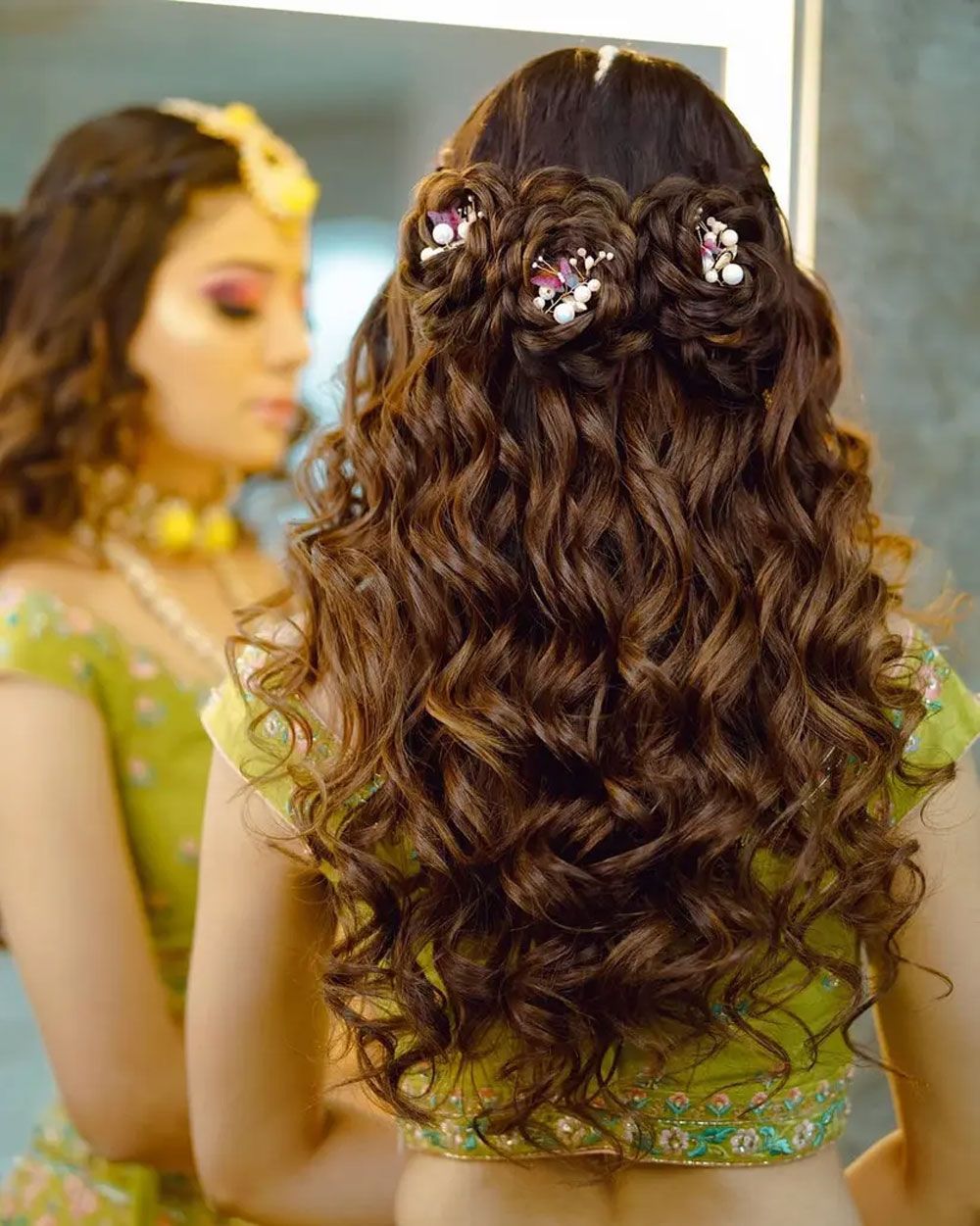mehndi hairstyle for girls