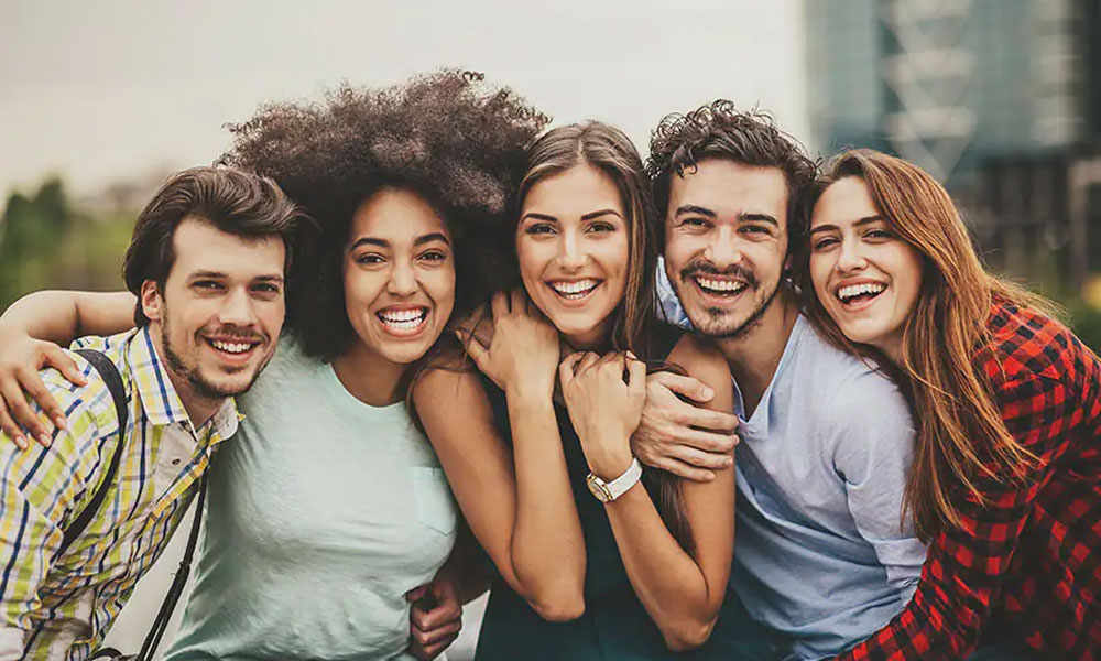 3 Ways Reconnecting With Old Friends Can Help You Grow