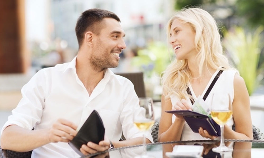 3 Ways To Ask Your Date To Split The Bill