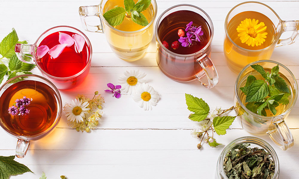 5 Herbal Teas To Reduce Bloating And Acidity