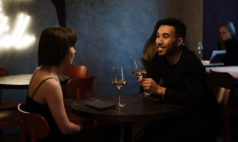 5 Things Women Notice In A Man On The First Date