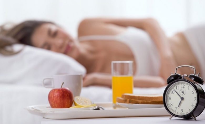 3 Proven Connections Between Poor Sleep And Unhealthy Food Choices