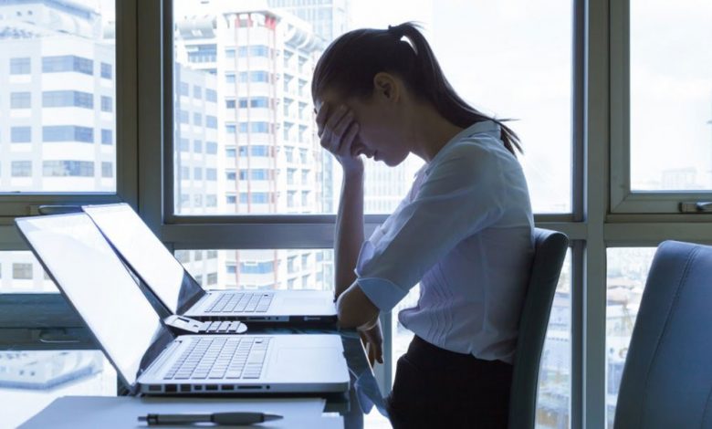 3 Ways Anxiety Makes You Overwork