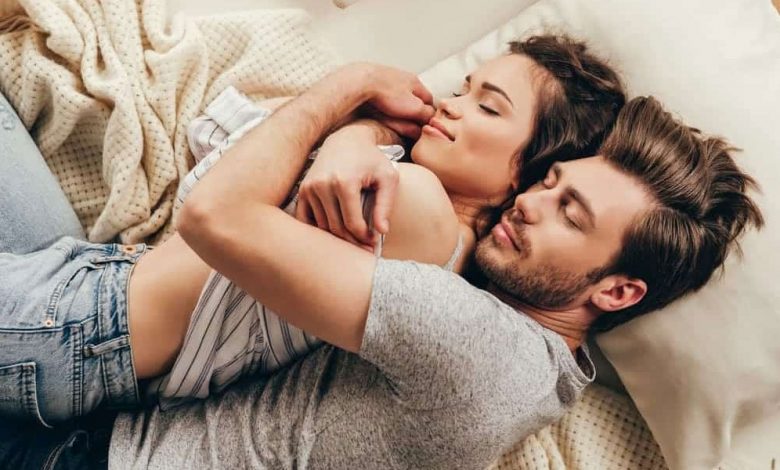 15 Definite Signs She Wants To Sleep With You