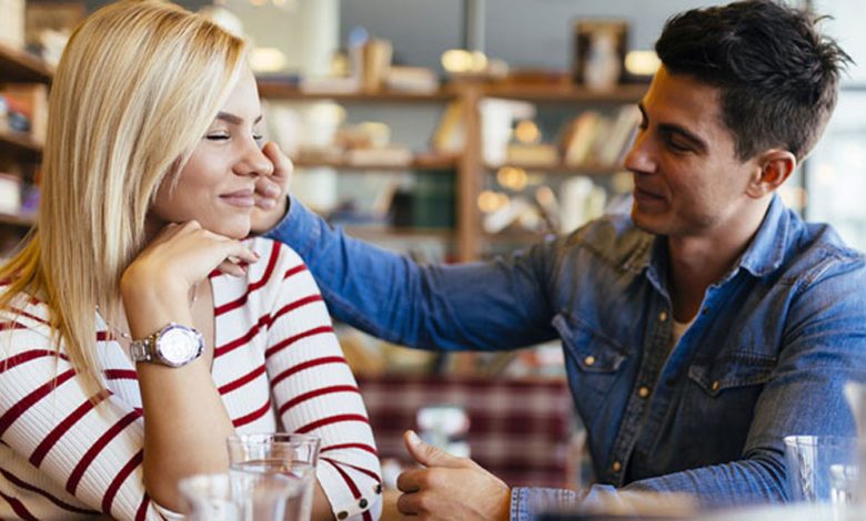 15 Early Dating Signs He Likes You