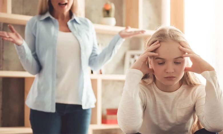 10 Signs of Parental Gaslighting Never to Ignore