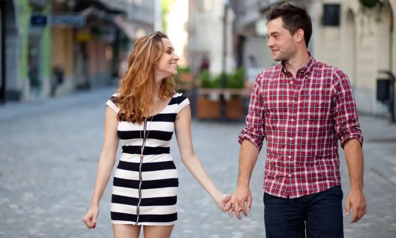 11 Behaviors Women Show When They’re Truly In Love
