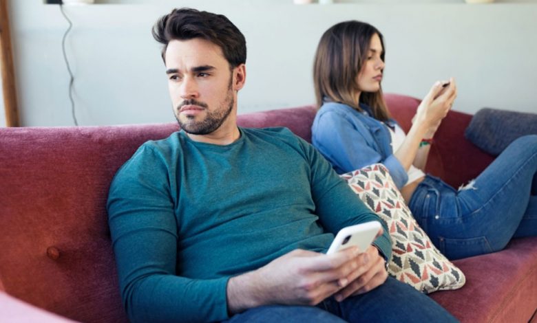 11 Signs Your Partner Has Lost Interest