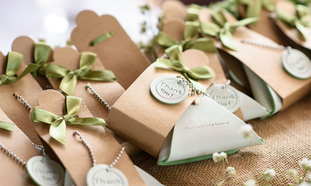 11 Unique And Creative Wedding Gift Ideas On A Budget