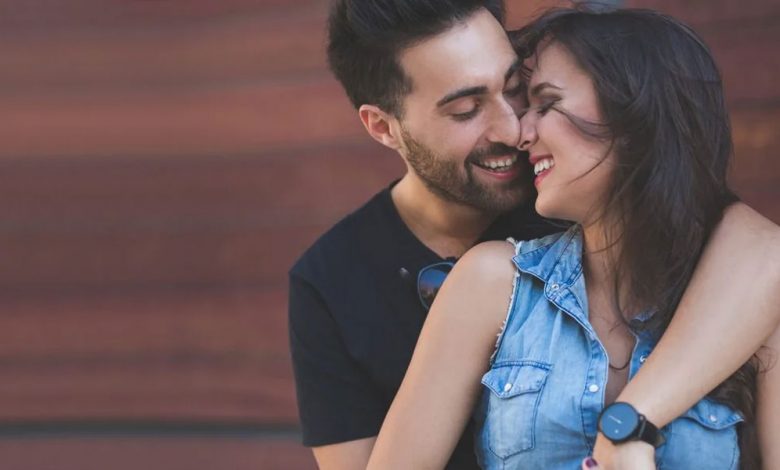 15 Undeniable Signs of Falling in Love