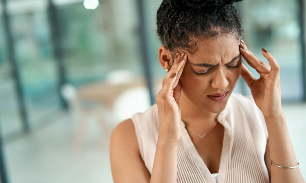 8 Easy Ways to Relieve A Migraine Naturally