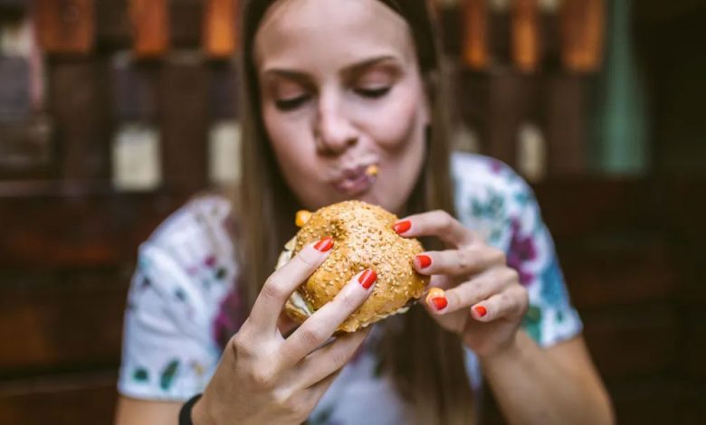 Dietitians Explain 15 Ways an Overeater Can Break the Cycle
