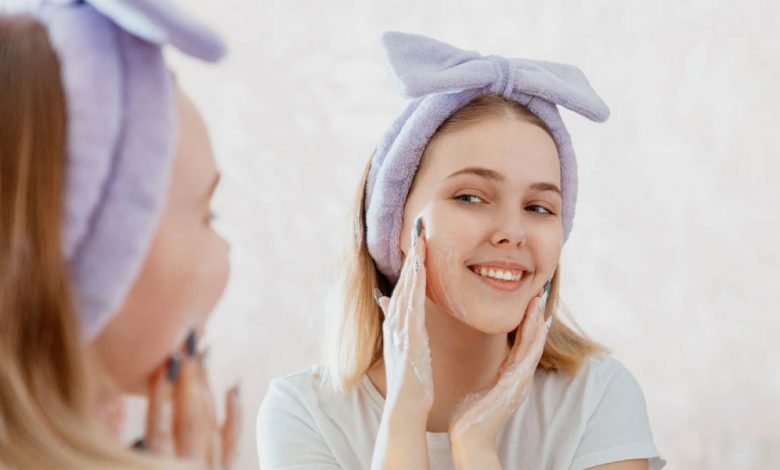 Facing Teenage Skin Problems? Here's A Simple 4-Step Program To Tackle It