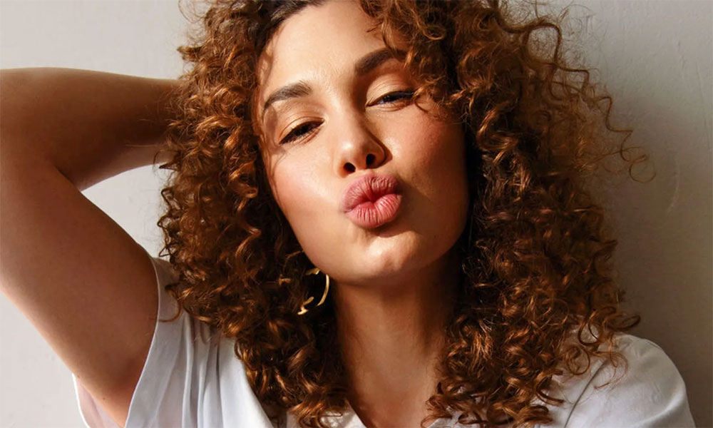 How To Refresh Curls Without Hair Wash